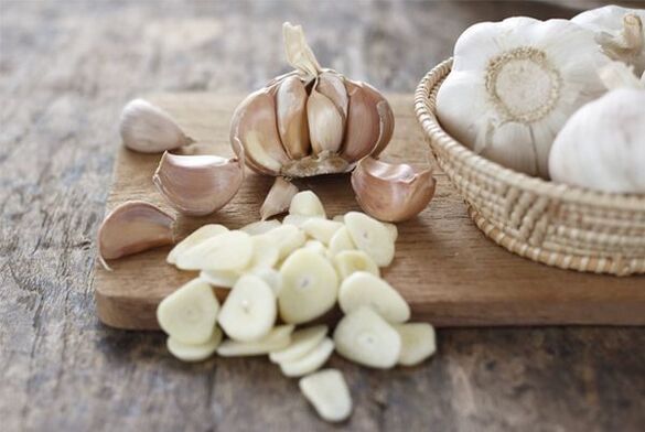 Reinigen Sie Parasiten mit Knoblauch